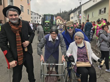 Auch Proteste gegen die Rentenpolitik gibt es.