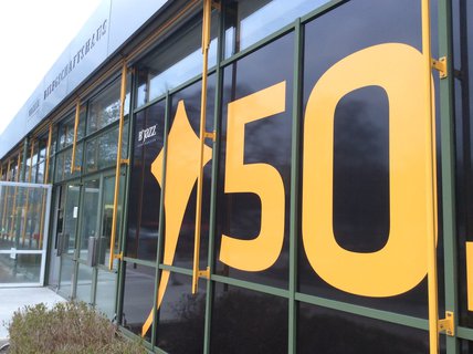 50 - die Zahl des Jubiläums prangt im Jahr 2019 groß an der Wackerhalle.
