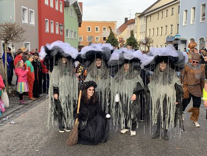 Die Faschingsfreunde Anzenkirchen entführen die Besucher in den Zauberwald. 