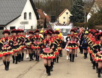 Die Gardemädels aus Sarching sorgten für Stimmung.
