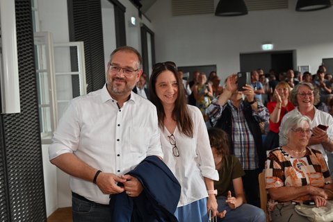 Kann mit Recht zufrieden sein. Mehr als zwei Drittel der Stimmen sind auf Bürgermeister Daniel Horndasch entfallen. Ein mehr als deutliches Signal, dass die Mehrheit seinen Kurs unterstützt.