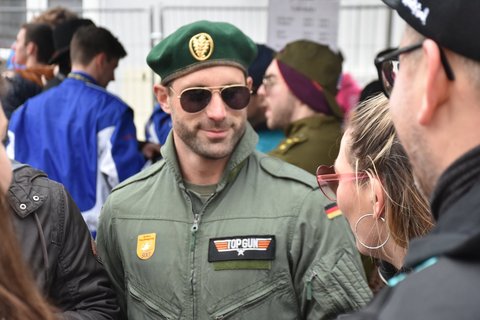 Eine der beliebtesten Kostümideen heuer war der Pilot. 2022 war mit Top Gun: Maverick eine Fortsetzung des sehr beliebten Piloten-Filmes aus den 80er-Jahren erschienen. 
