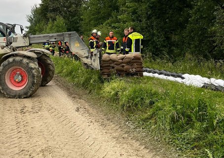 Feuerwehren waren zahlreich im Einsatz in den vergangenen Tagen - hier bei Großmehring
