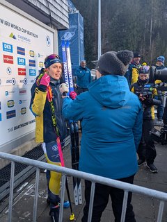 Gewinnerin Elvira Öberg aus Schweden nach ihrem Erfolg im Massenstart im Interview.