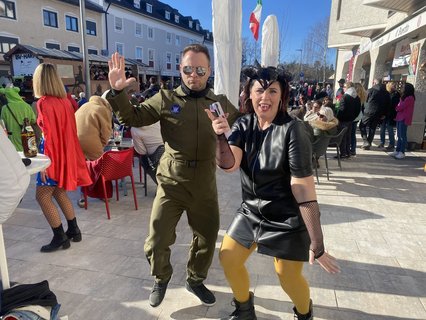 Am Stadtplatz wird getanzt und gefeiert
